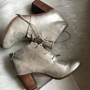 NIB Lunata Booties